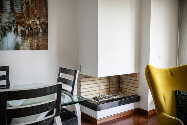 Quelles solutions de rangement sont idéales pour un garage encombré ?